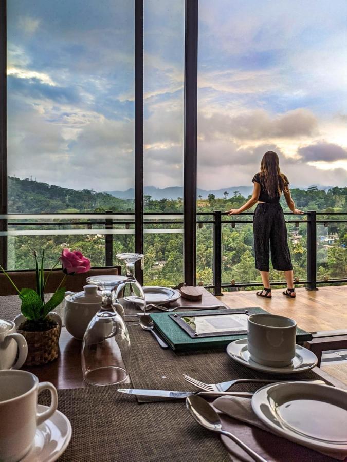 Riverbank Resort Гампола Экстерьер фото