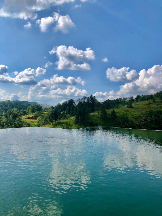 Riverbank Resort Гампола Экстерьер фото